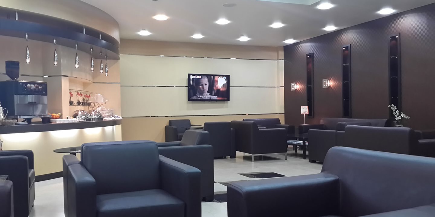 1. Al Ghazal Lounge by Plaza Premium Lounge, Terminal 2, Abu Dhabi International Airport — 21.45 (28.76) 1. Al Ghazal Lounge by Plaza Premium Lounge, Terminal 2, Abu Dhabi International Airport — 21.45 (28.76)